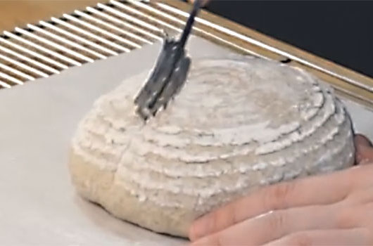 簡単にできるクープナイフの作り方と上手に入れるコツ